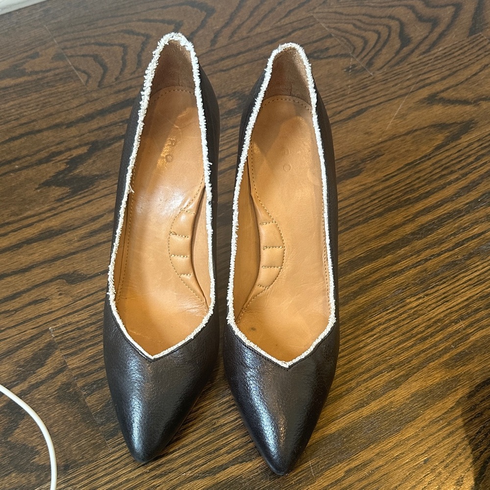 IRO Elegant Black Leather Women's Heels love the white fringe around it - Picture 8 of 12